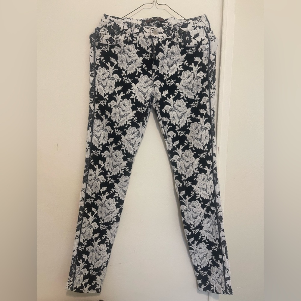 7 For All Mankind floral pants. Size 26